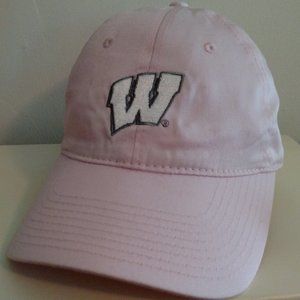 Wisconsin Badgers ladies Signatures pink baseball cap, new without tags